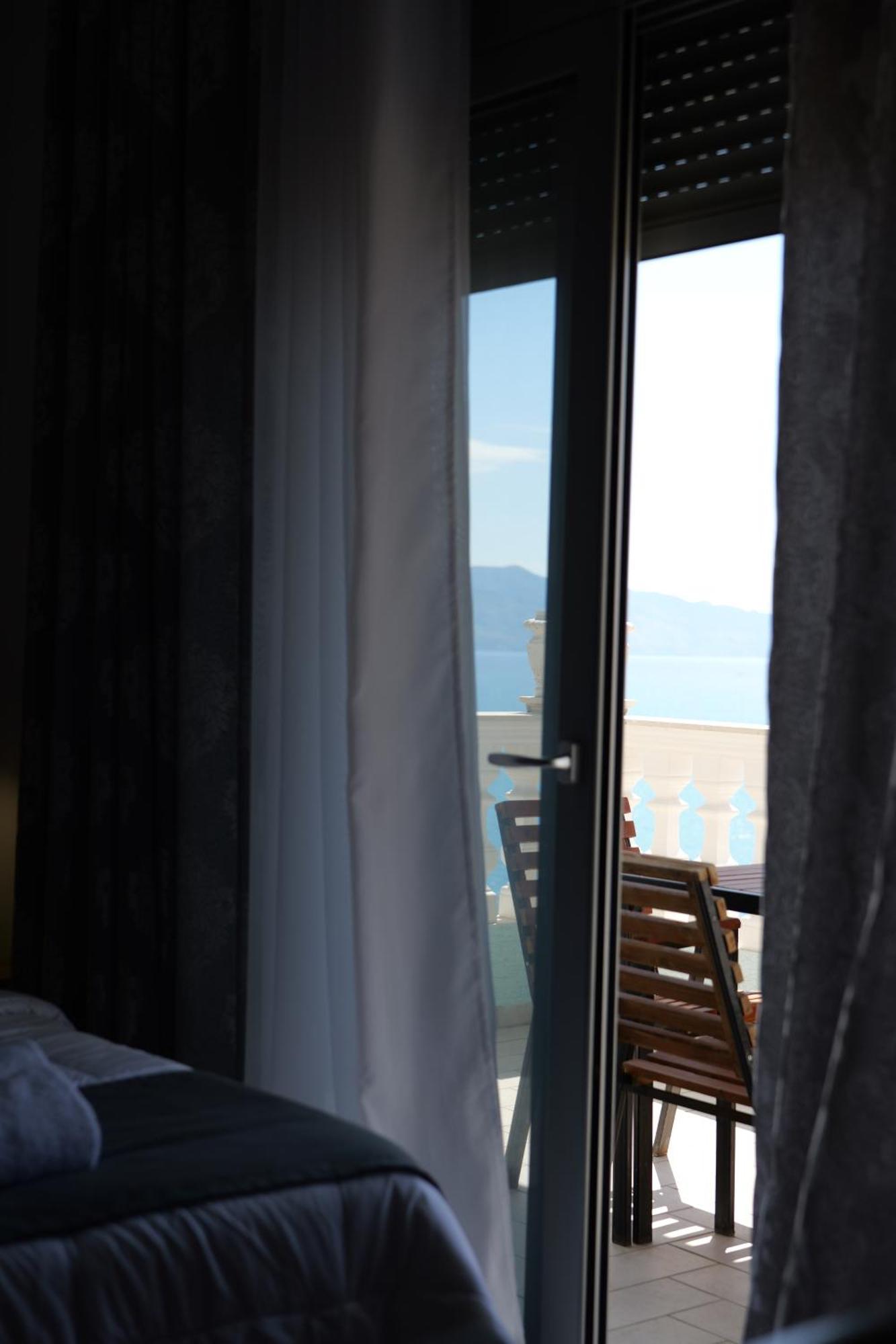 Hotel Abedini Sarandë Exteriér fotografie